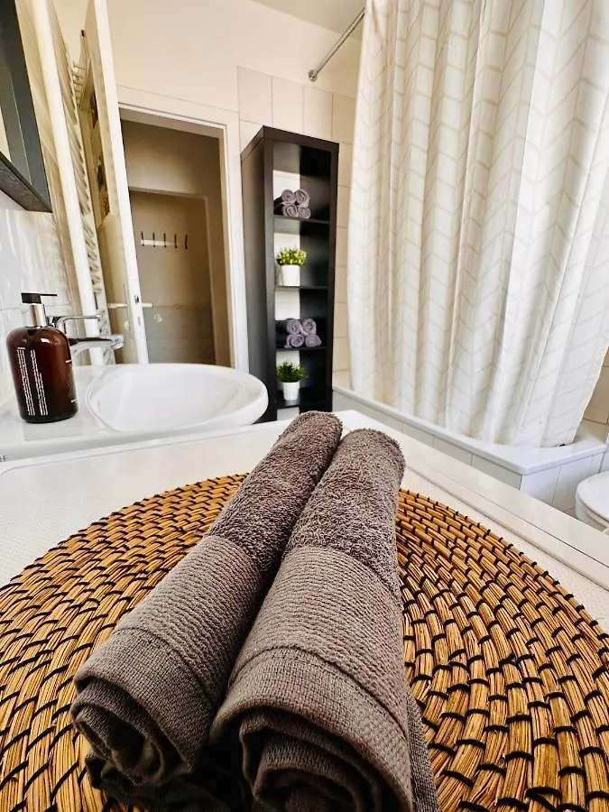 Stadtmitte, 2 Kingsize-Betten, Kaffe-Flat, Bis Zu 4 Personen, Balkon Wurzburg Germany