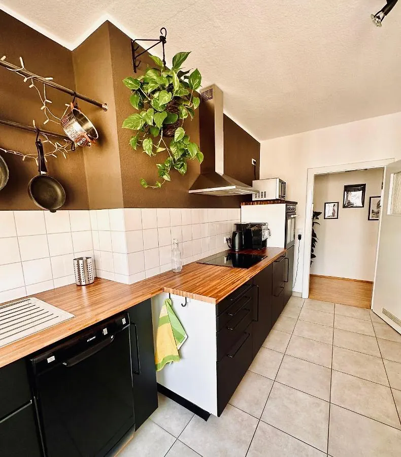 Apartment Stadtmitte, 2 Kingsize-Betten, Kaffe-Flat, Bis Zu 4 Personen, Balkon Wurzburg