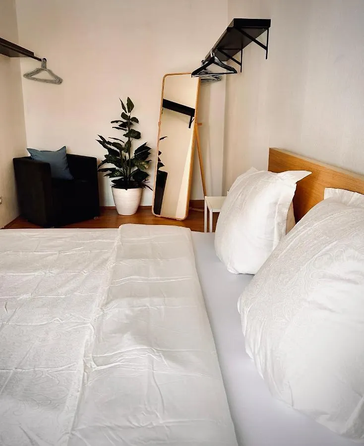 Stadtmitte, 2 Kingsize-Betten, Kaffe-Flat, Bis Zu 4 Personen, Balkon Wurzburg