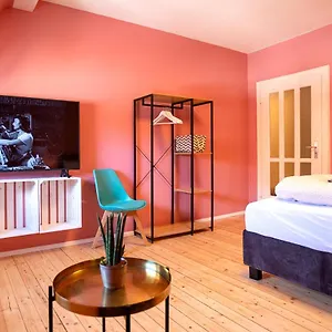 Appartement With Private Parking Lot, Würzburg