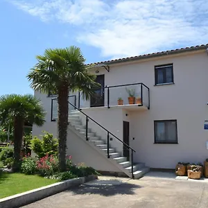 Aki Apartment Malinska