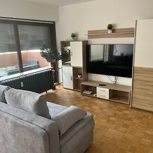 Schone Nahe Innenstadt Apartment